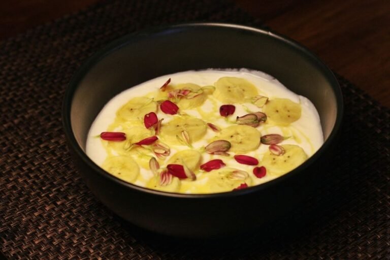 Banana and Honey Yoghurt Bowl 900 600